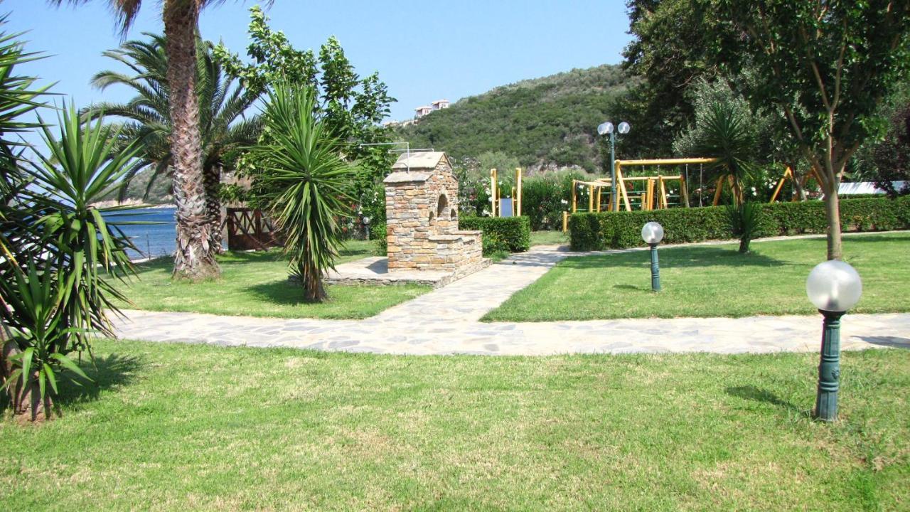 Razi Beach Lefokastro Exterior foto