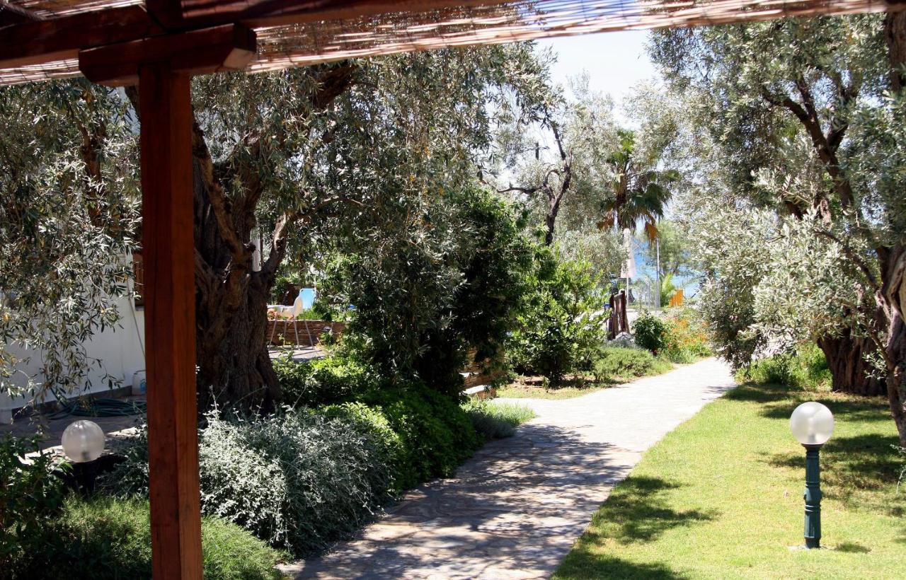 Razi Beach Lefokastro Exterior foto