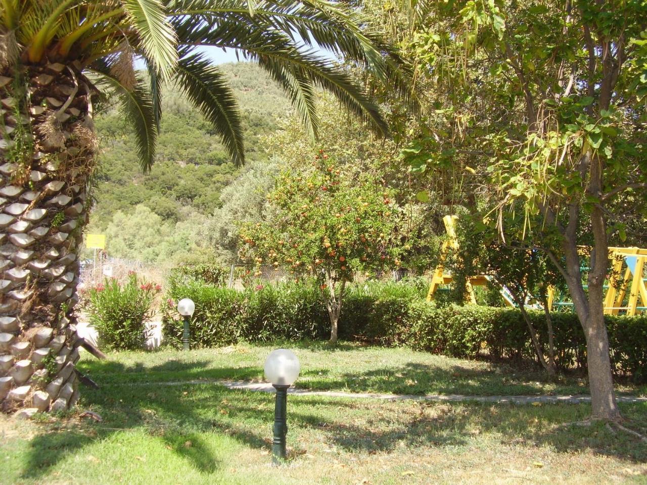 Razi Beach Lefokastro Exterior foto